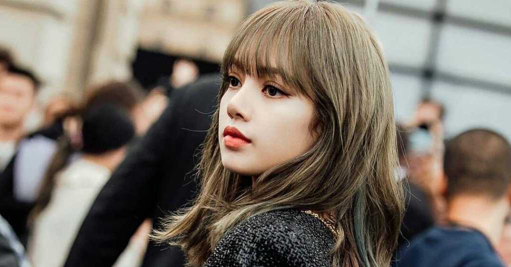 Fenomena Kpop tak hanya berpengaruh pada budaya, tapi juga ekonomi kreatif Indonesia. Dari penjualan tiket konser, merchandise, hingga produk kolaborasi, semua mendapat sambutan besar dari pasar anak muda.