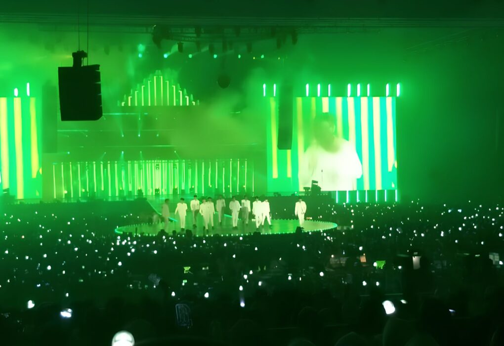 Tiga Fans Wanna One Curi Perhatian karena Tetap Bertahan di Lokasi Konser
