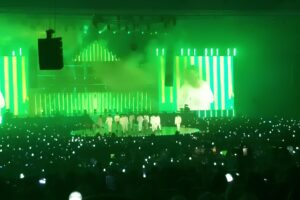Tiga Fans Wanna One Curi Perhatian karena Tetap Bertahan di Lokasi Konser